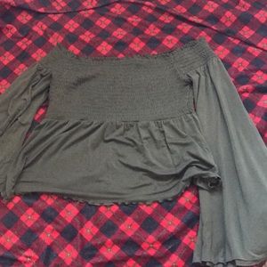 Cute olive green American eagle blouse!